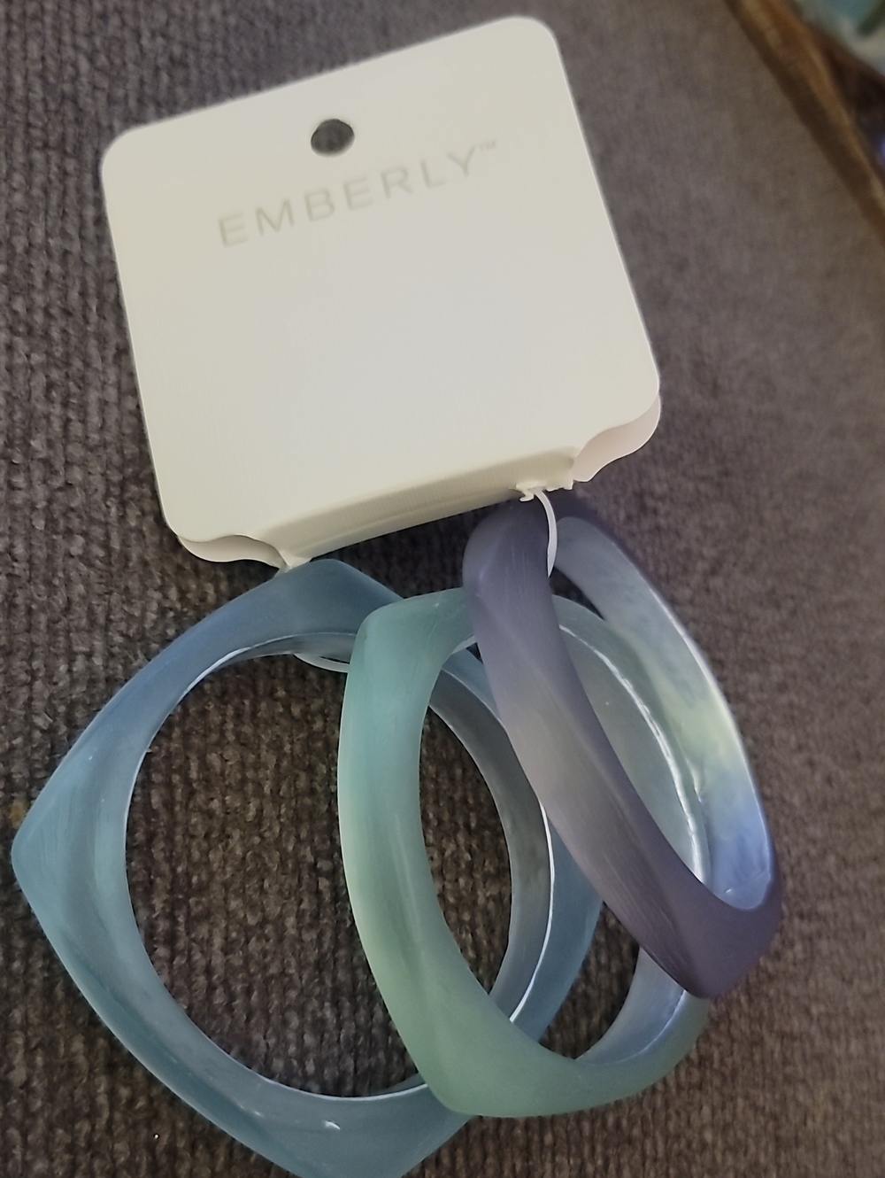 💙🩵💜Emberly 3-pc Acrylic Cat Eye Square Bangle Set💙🩵💜